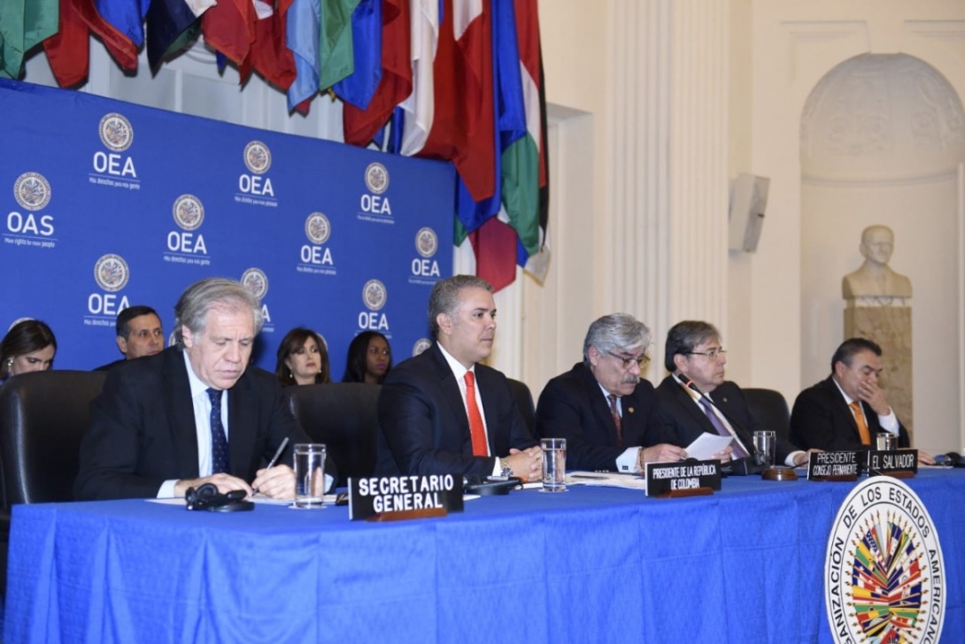 La situación de urgencia y la realidad que vive Venezuela “amerita que el cerco diplomático se afiance y se fortalezca” Presidente Iván Duque ante Consejo Permanente de la OEA La situación de urgencia y la realidad que vive Venezuela “amerita que el cerco diplomático se afiance y se fortalezca” Presidente Iván Duque ante Consejo Permanente