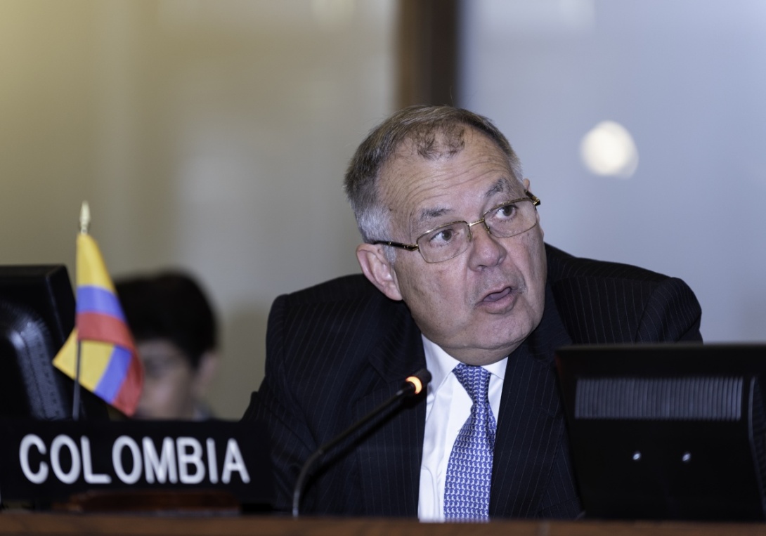 Embajador de Colombia ante la Organización de los Estados Americanos presidió el quincuagésimo tercer periodo de sesiones de la Asamblea General Extraordinaria de la OEA Embajador de Colombia ante la OEA presidió el periodo de sesiones de la Asamblea General